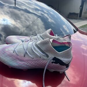Selling men puma cleats worn a couple times they in good condition
